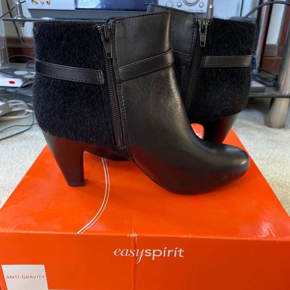 Easy Spirit black boots